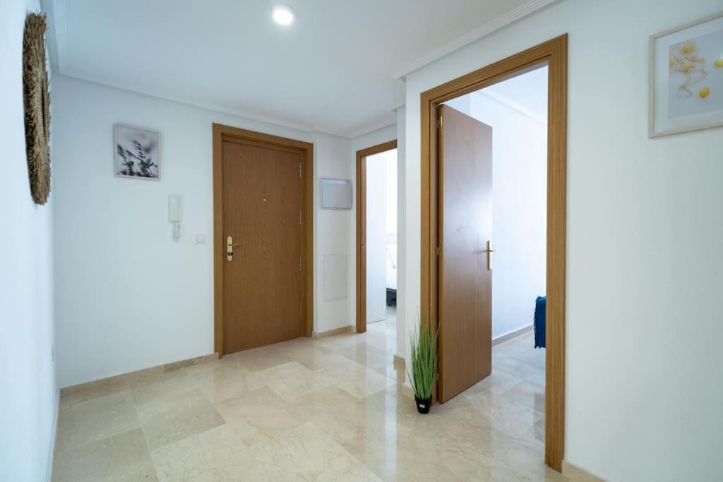 Amplio Apartamento 2 Dormitorios Cerca De La Playa Alicante Exterior foto
